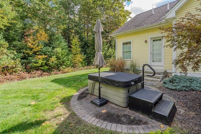 6 Swan Circle, Concord, NH 03301