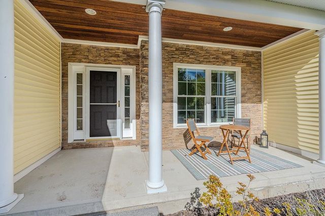 6 Swan Circle, Concord, NH 03301