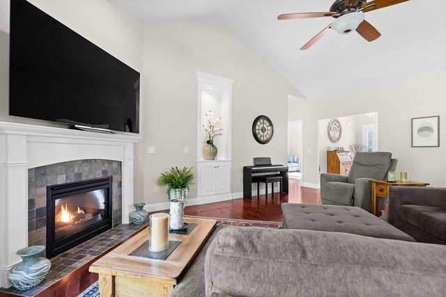6 Swan Circle, Concord, NH 03301