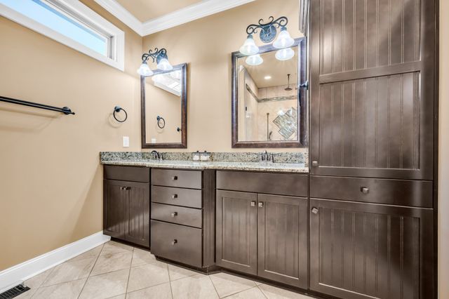 533 Summit View Cir, Clarksville, TN 37043