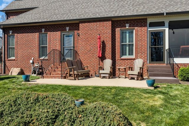 533 Summit View Cir, Clarksville, TN 37043