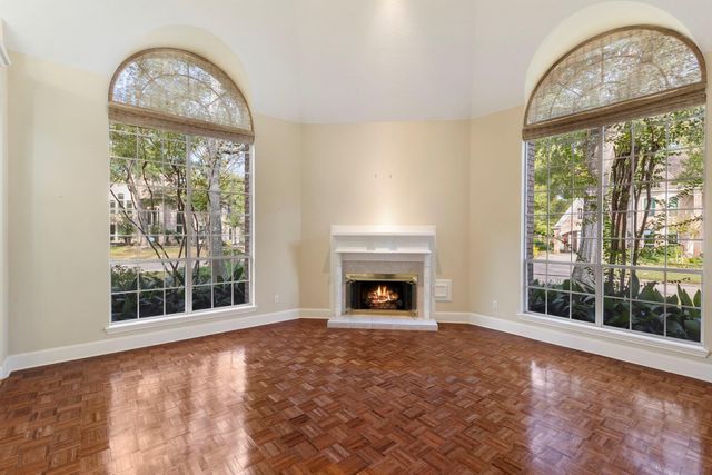 49 Rolling Links Court, Spring, TX 77380