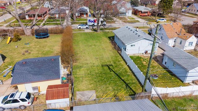 20751 Powers Avenue, Dearborn Heights, MI 48125