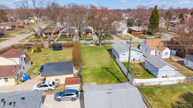 20751 Powers Avenue, Dearborn Heights, MI 48125