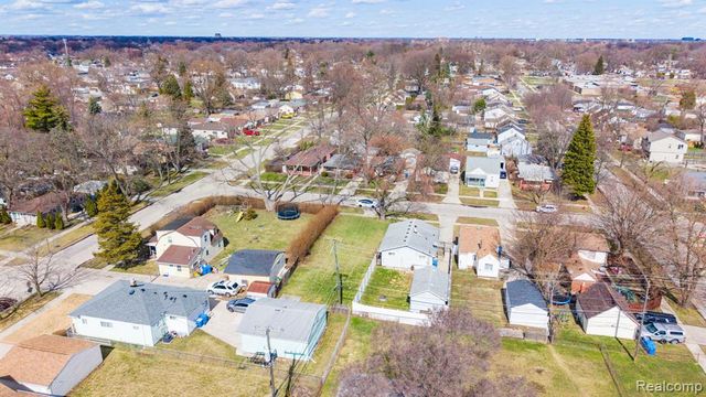 20751 Powers Avenue, Dearborn Heights, MI 48125