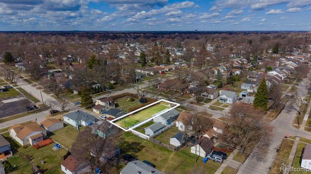 20751 Powers Avenue, Dearborn Heights, MI 48125