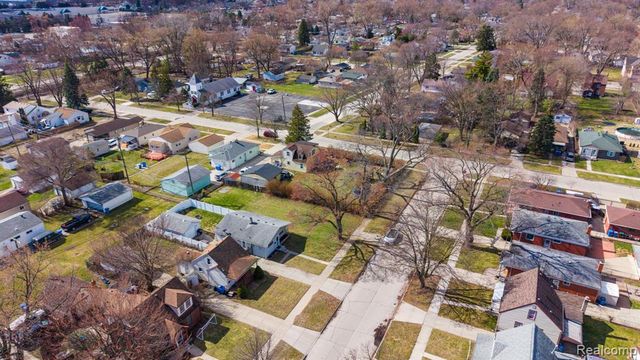 20751 Powers Avenue, Dearborn Heights, MI 48125