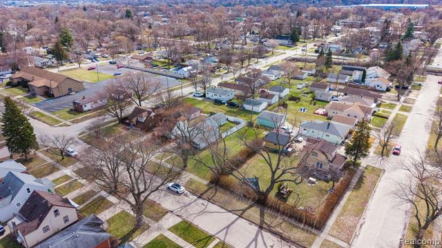 20751 Powers Avenue, Dearborn Heights, MI 48125