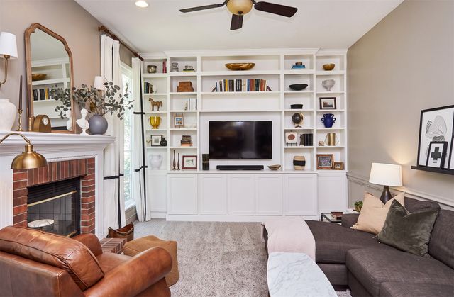 926 57th Street, West Des Moines, IA 50266