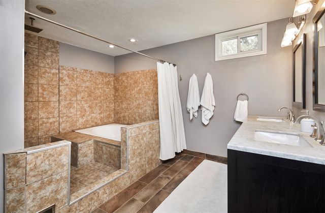 926 57th Street, West Des Moines, IA 50266