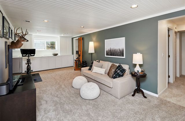 926 57th Street, West Des Moines, IA 50266