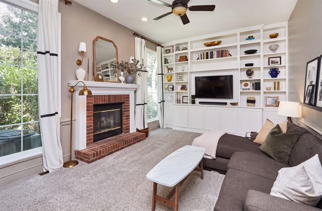 926 57th Street, West Des Moines, IA 50266