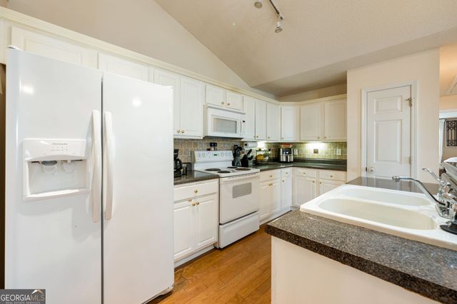 205 Courtyard Lane, Newnan, GA 30265
