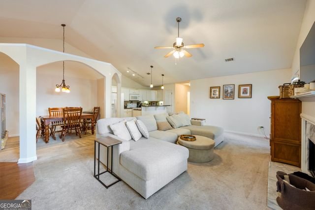 205 Courtyard Lane, Newnan, GA 30265