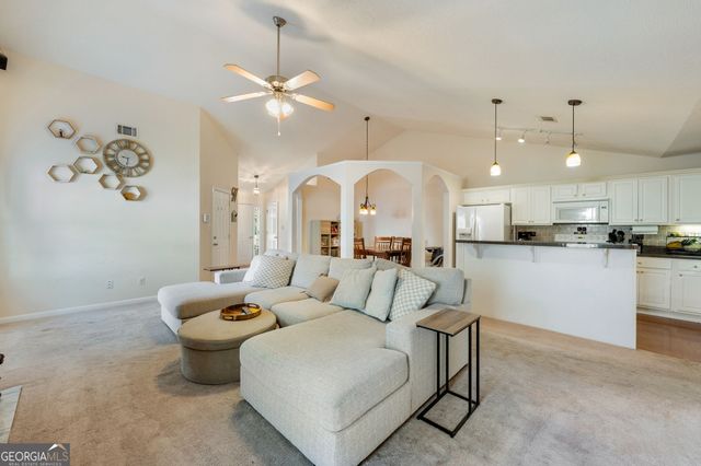 205 Courtyard Lane, Newnan, GA 30265