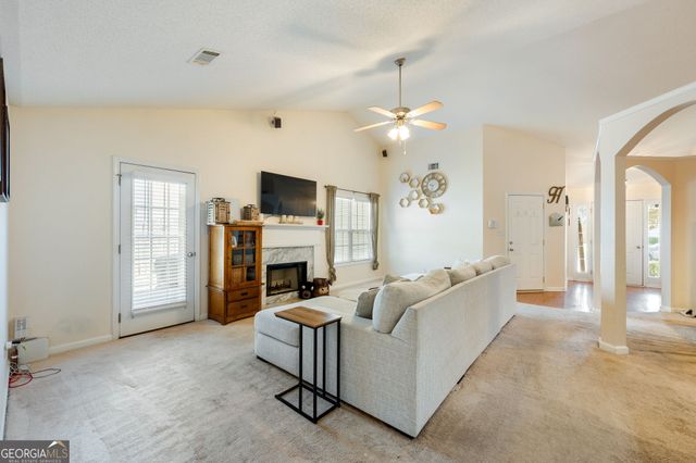 205 Courtyard Lane, Newnan, GA 30265