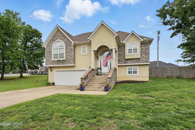 702 Copper Oaks Dr, Carl Junction, MO 64834