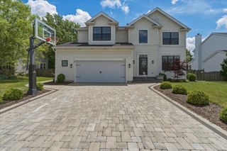 58 W OLD MILL Trail, Antioch, IL 60002