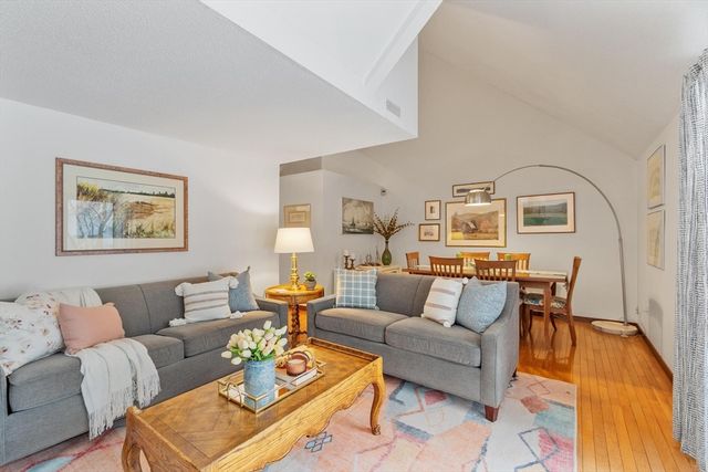 262 Brown Bear Crossing 262, Acton, MA 01720