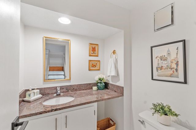 262 Brown Bear Crossing 262, Acton, MA 01720