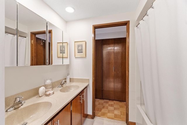 262 Brown Bear Crossing 262, Acton, MA 01720