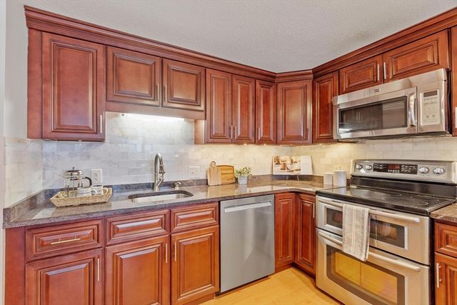 262 Brown Bear Crossing 262, Acton, MA 01720