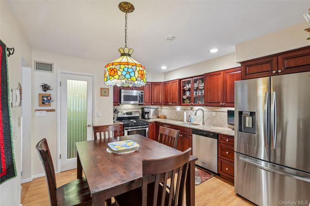 164 N Route 303 2, Congers, NY 10920