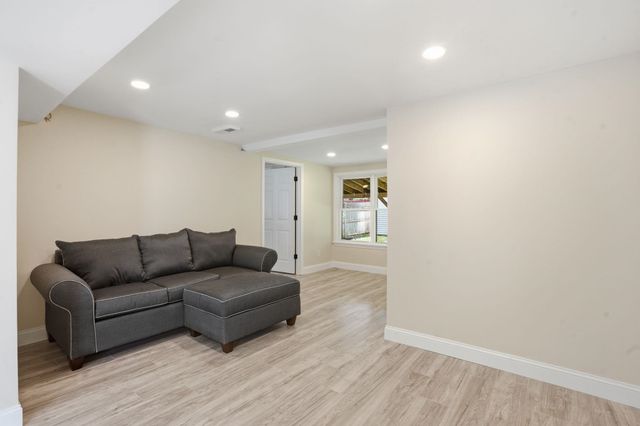 20 Orchard Terrace, Salem, NH 03079
