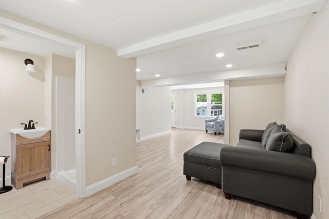 20 Orchard Terrace, Salem, NH 03079