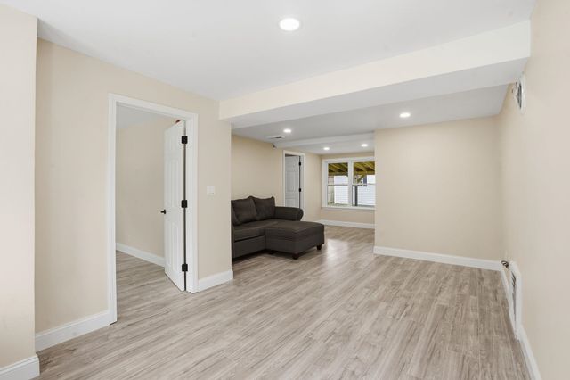 20 Orchard Terrace, Salem, NH 03079