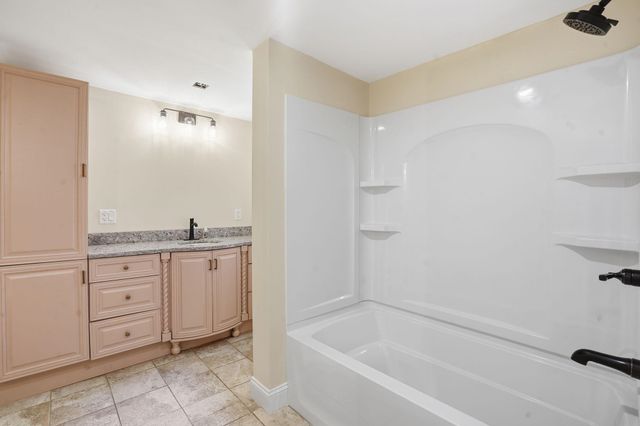 20 Orchard Terrace, Salem, NH 03079