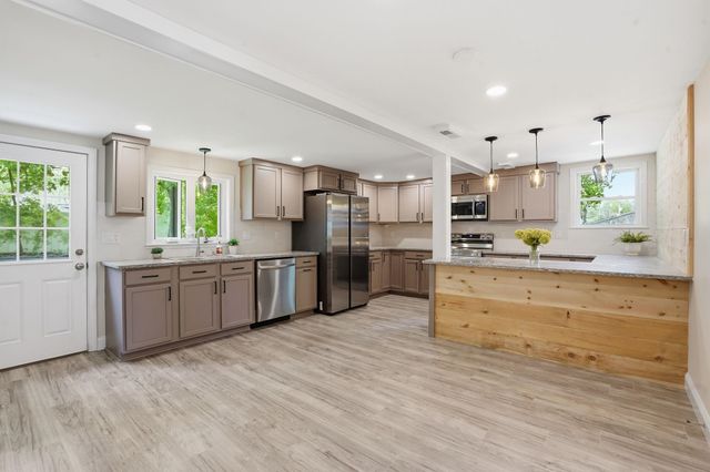 20 Orchard Terrace, Salem, NH 03079