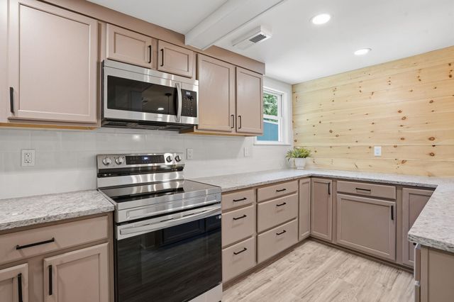 20 Orchard Terrace, Salem, NH 03079