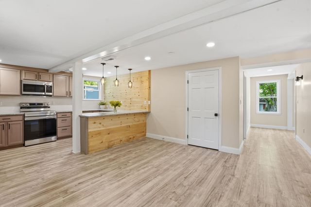 20 Orchard Terrace, Salem, NH 03079