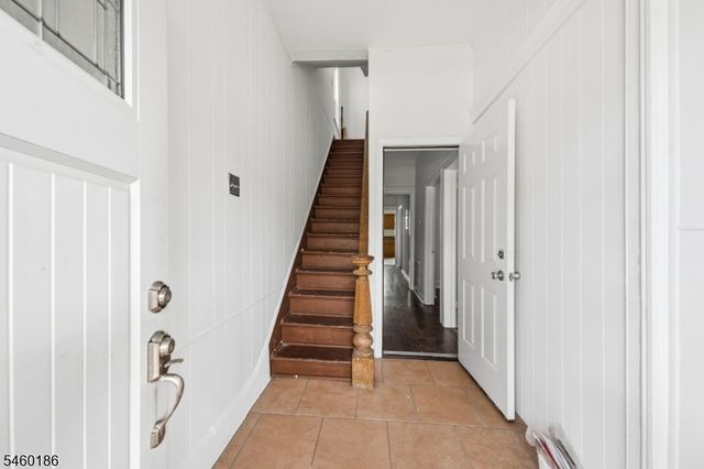 565 Madison Ave, Elizabeth City, NJ 07201
