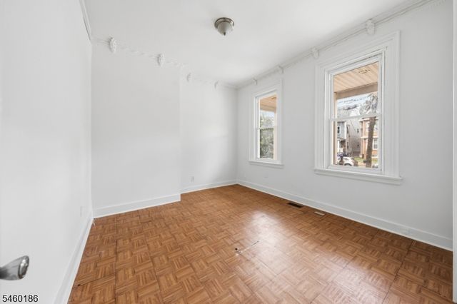 565 Madison Ave, Elizabeth City, NJ 07201