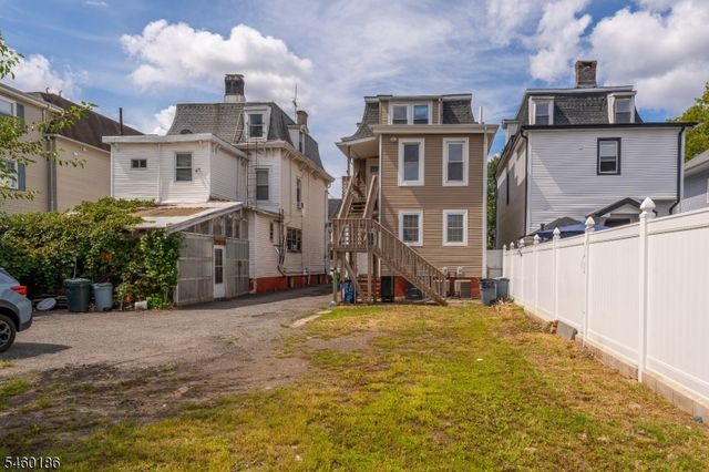 565 Madison Ave, Elizabeth City, NJ 07201