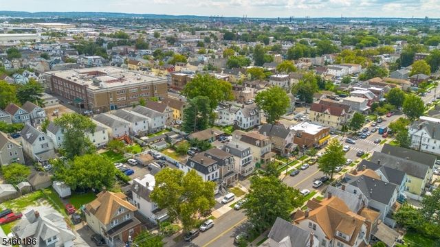 565 Madison Ave, Elizabeth City, NJ 07201