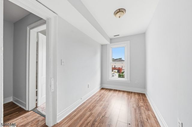 565 Madison Ave, Elizabeth City, NJ 07201