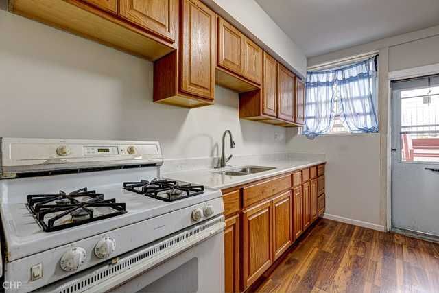 2832 N Mozart Street, Chicago, IL 60618