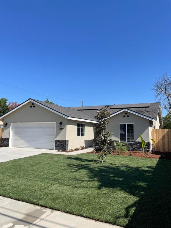 Image 2 of property listing at 1480 E Alpine Avenue, Tulare, CA 93274