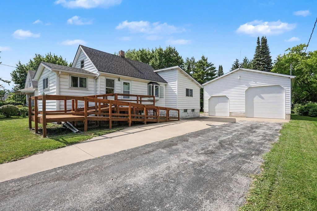 2605 25th Street, Bay City, MI 48708