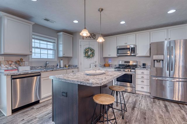 8150 Edenton Drive, Evansville, IN 47715