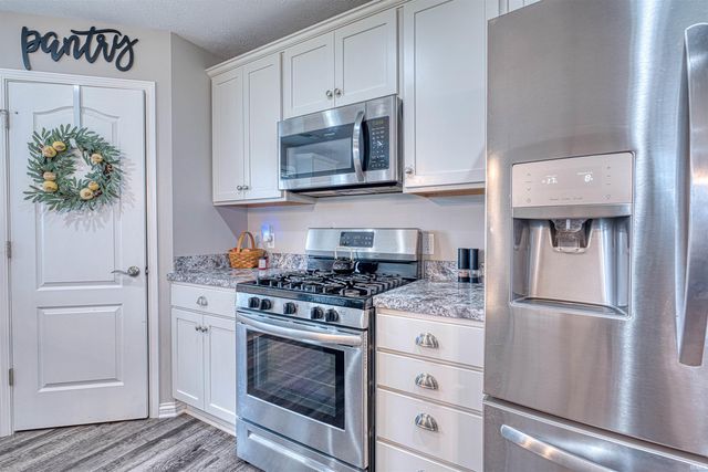 8150 Edenton Drive, Evansville, IN 47715