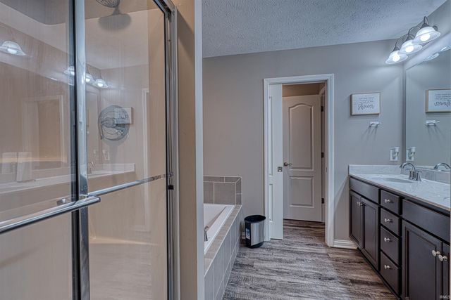 8150 Edenton Drive, Evansville, IN 47715