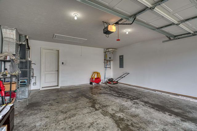 8150 Edenton Drive, Evansville, IN 47715