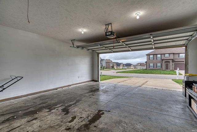 8150 Edenton Drive, Evansville, IN 47715
