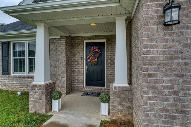 8150 Edenton Drive, Evansville, IN 47715