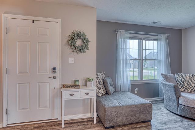 8150 Edenton Drive, Evansville, IN 47715