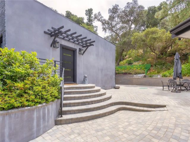 7580 McGroarty Terrace, Tujunga, CA 91042